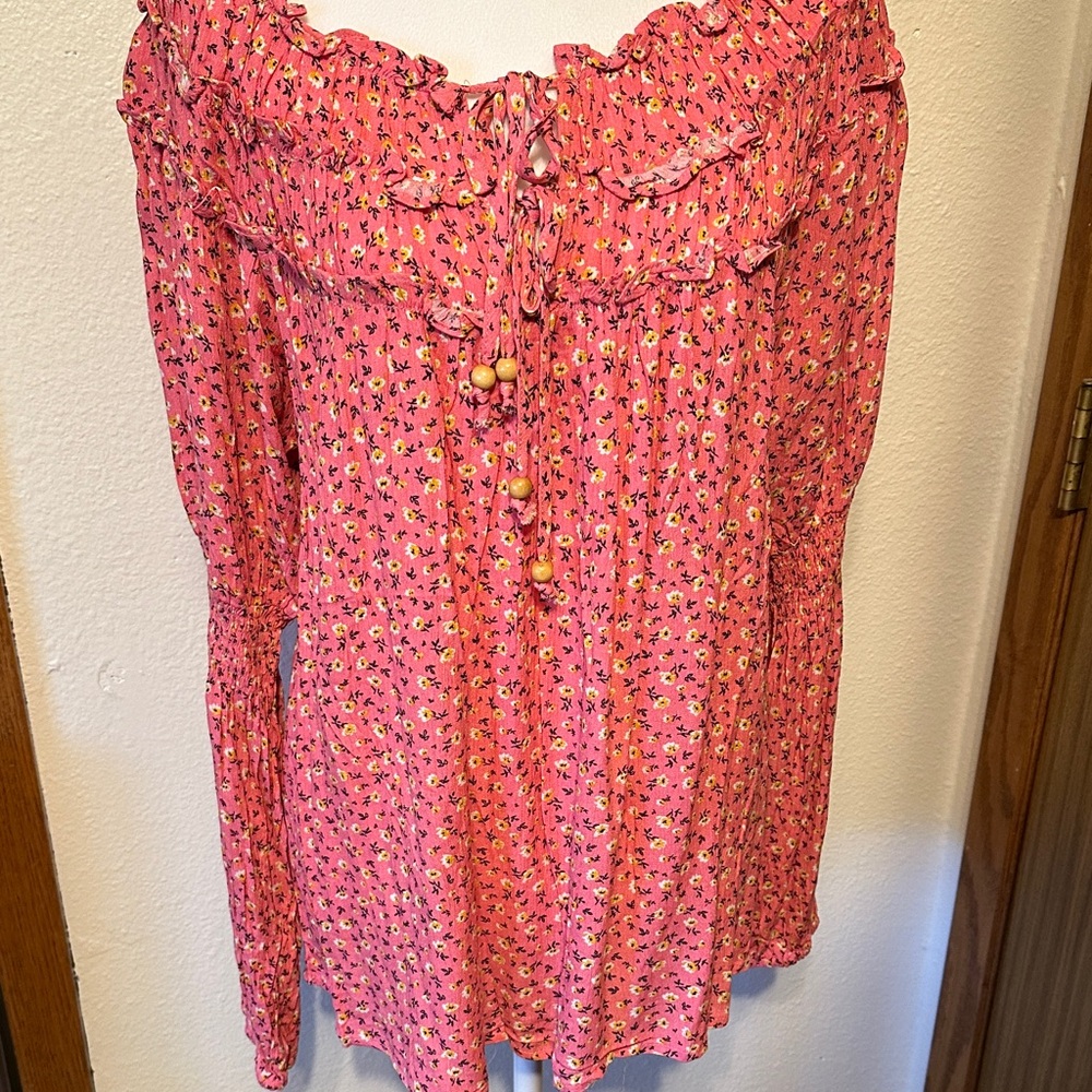 NWT Easel Pink Floral Off-Shoulder Blouse